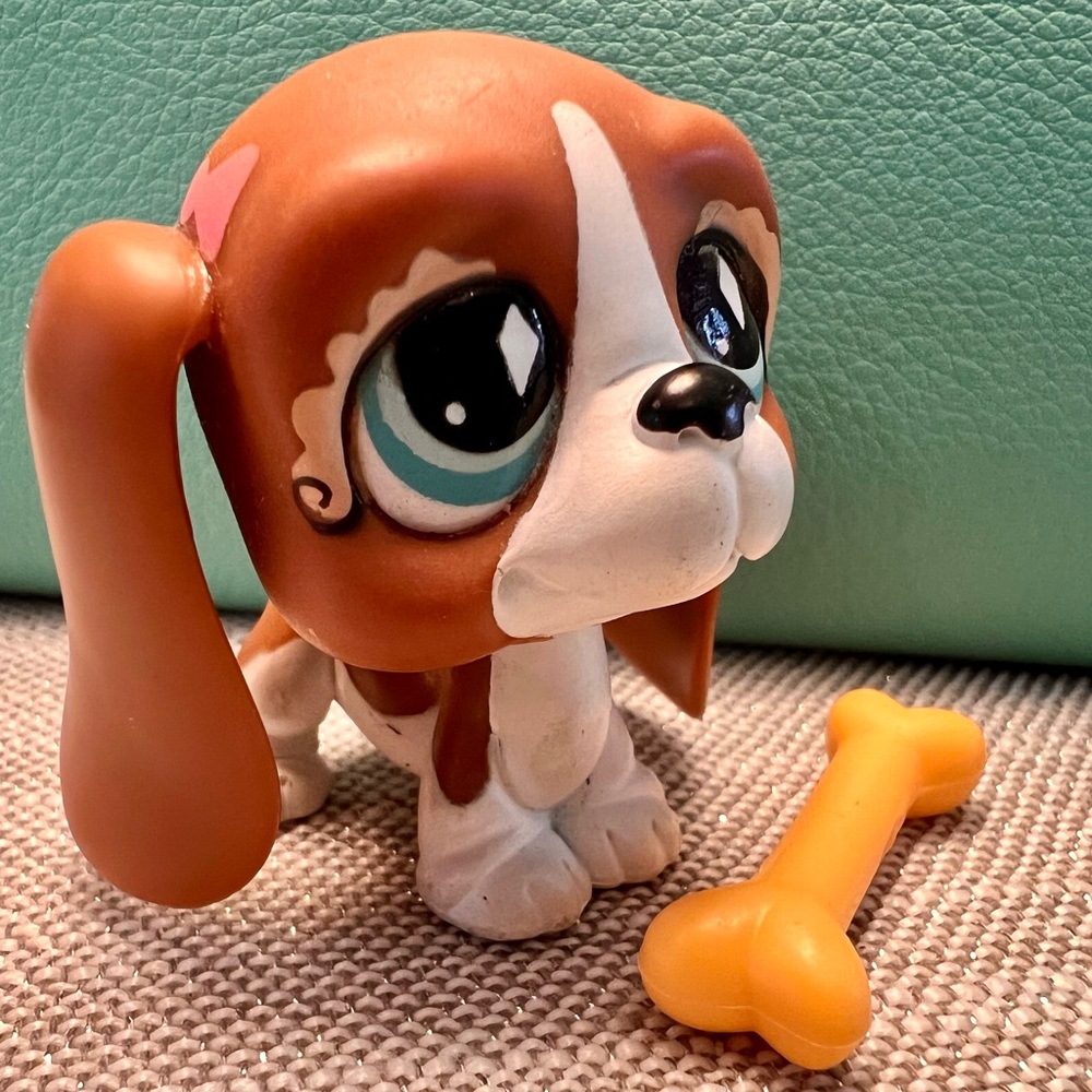 Littlest Pet Shop #502 Basset Hound Brown Dog & bone Diamond Eyes Authentic 2007
